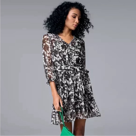 Simply Vera by Vera Wang black and white floral shear 3/4 sleeve short dress - Picture 1 of 4